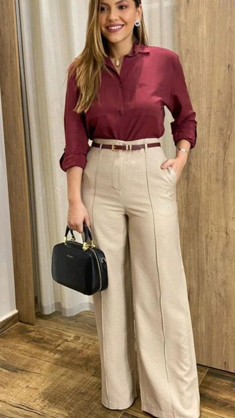 Principal Outfits, Beige Trousers Outfit, Wide Leg Pants Outfit Work, Stylish Business Outfits, Woman Pants, Luxury Photography, Classic Style Outfits, Stylish Work Attire, Beige Pants