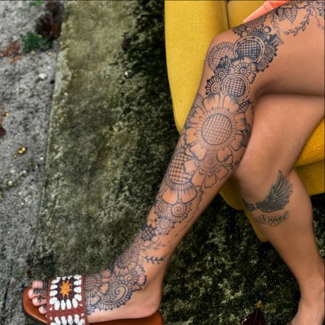 Full leg henna magic ✨ Ready to turn your vision into reality with custom designs made just for you. Book your session now – link in bio! Don’t forget to follow for endless henna inspo. I’d love to have you as my next client 🫶🏽 #HennaArt #CustomHenna #henna4us #BookNow Full Leg Henna Designs, Full Leg Henna, Leg Henna Designs, Leg Henna, Henna Inspo, Henna Art, Henna Designs, Henna, Link In Bio