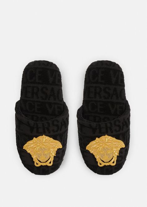 Linen Bathrobe, Linen Slippers, Versace Logo, Home Luxury, Versace Home, Faux Fur Slippers, Print Comforter, Bed Linen Sets, Logo Pattern