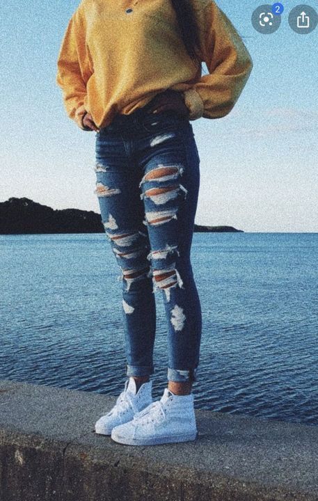 Best Ripped Jeans, Cute Ripped Jeans, Best Jeans For Women, Teenage Outfits, Blue Ripped Jeans, Casual Chique, Red Jeans, Cute Outfits For School, Outfit Jeans