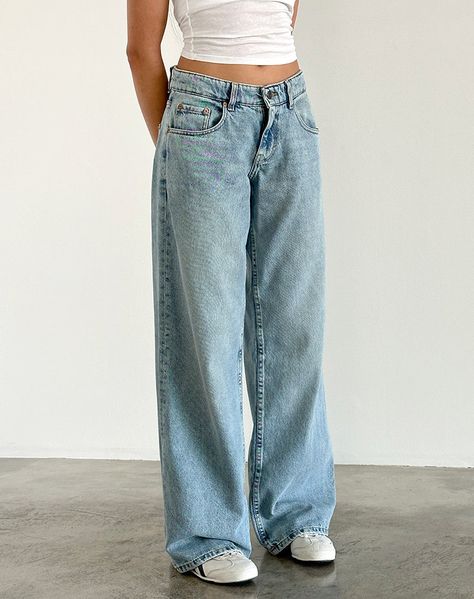 Roomy Extra Wide Low Rise Jeans in Washed Blue Green Wide Leg Jeans Stradivarius, Wide Blue Jeans Outfit, Wide Length Jeans, Over Sized Jeans, Extra Baggy Jeans, Jean Oversize, Washed Blue Jeans, Wide Leg Baggy Jeans, Blue Wide Leg Jeans