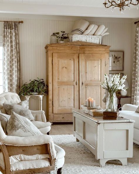 Cozy Home Exterior, Liz Marie, Styling Shelves, Liz Marie Blog, Shabby Home, Cottage Living Rooms, White Cottage, Neutral Colours, Cottage Living