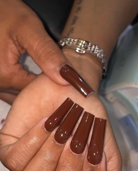 "Hersheys"  (Inspo Pic) Gorgeous Chocolate Brown Nails  *You will receive a set of 10 nails, nail file, nail glue, wooden cuticle pusher, alcohol wipe, and detailed instructions on how to apply and remove your nail set. *Please order a sizing Kit first if you do not know which size nail set to order TikTok: @PressedByStephT_Nails Instagram: @PressedByStephT_Nails FaceBook: @PressedByStephT_Nails www.Pressedbystepht.com