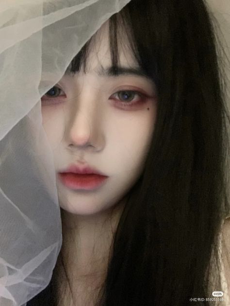 Vampire Douyin Makeup, Douyin Vampire Makeup, Devil Makeup, Vampire Look, Anime Eye Makeup, Home Screen Ideas, Vampire Makeup, Dyed Hair Inspiration, Best Filters For Instagram