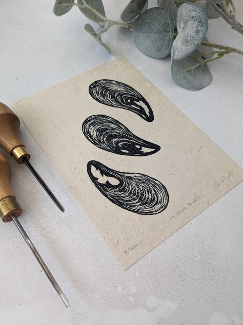 Mussel Shell Tattoo, Shell Lino Print, Oyster Linocut, Shell Linocut, Mussel Art, Lino Ideas, Kalk Bay, Tattoo 2024, Shell Tattoos