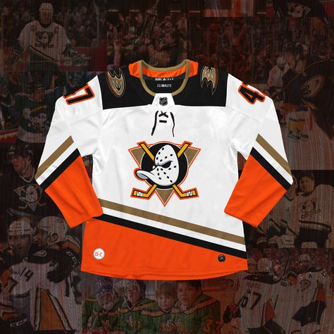 Anaheim Ducks Hockey, Steve Yzerman, John Tavares, Ducks Hockey, Johnny Gaudreau, Nhl Logos, Mighty Ducks, Jersey Vintage, Nhl Jerseys