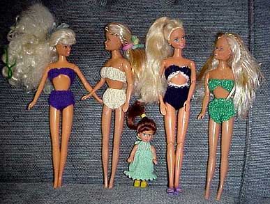 Barbie Doll Bikini Swim Suit Knitting Pattern Barbie Swimsuit, Free Barbie, Barbie Knitting Patterns, Baby Doll Clothes Patterns, Sewing Barbie Clothes, Doll Knitting, Crochet Barbie, Barbie Doll Clothing Patterns, Knitting Dolls Clothes