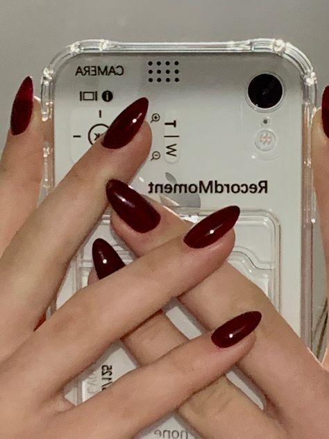 Wine Red Nails, Nails For Black Dress, Autumn Looks, Kutek Disney, Dark Red Nails, Wine Nails, Maroon Nails, September Nails, Fall Gel Nails