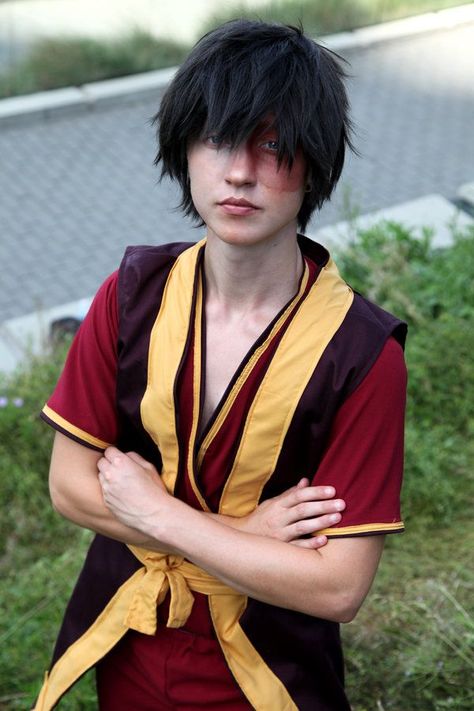 Zuko- Scarred Prince by twinfools.deviantart.com on @DeviantArt Zuko Makeup, Azula Costume, Female Zuko, Zuko Cosplay, Avatar Studios, Avatar Cosplay, Couple Cosplay, Prince Zuko, Avatar Zuko