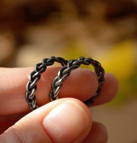 Scandinavian Braid rings from Terras Chains #VikingWedding #PaganWedding #WeddingRings #HisandHersRings Pagan Wedding Rings, Viking Wedding Rings, Diy Wedding Ring, Braid Rings, Viking Pagan, Viking Rings, Rings Gothic, Viking Wedding Ring, Tattoo Wedding