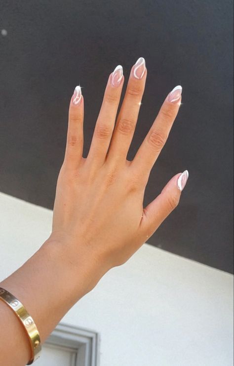 White Lined Nails, White Oval Nails With Designs, Acrylic Nails With White Lines, Acrylic Nails White Swirl Design, White Squiggle Line Nails, White Swirly Nails, Swirly Nail Designs White, Squiggle Nails White, White Squiggle Nails Almond