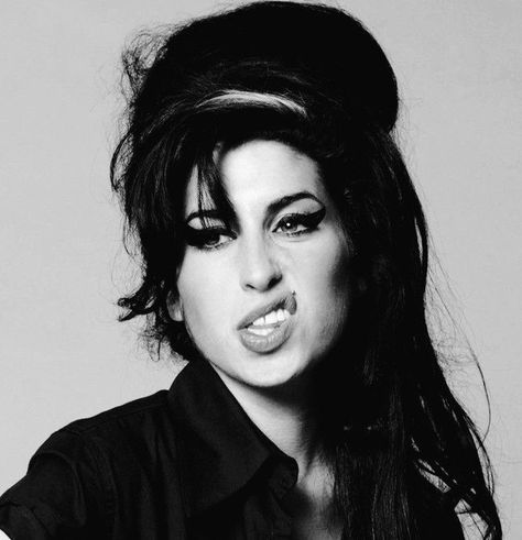 Amy Winehouse Poster, Amy Winehouse Black, Music Poster Vintage, Art For Him, Amy Wine, Holy Trinity Tattoo, Trinity Tattoo, Amy Winehouse Style, Amazing Amy