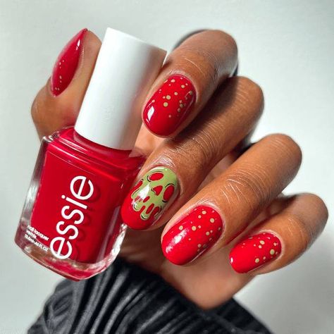 Poison Apple Nail Art - Halloween Nail Ideas - Essie Poison Apple Nails, Snow White Nails, Apple Nails, Disney Halloween Nails, Nail Art For Girls, Chic Nail Art, Nail Designs Ideas, Poison Apple, Manicure Inspiration