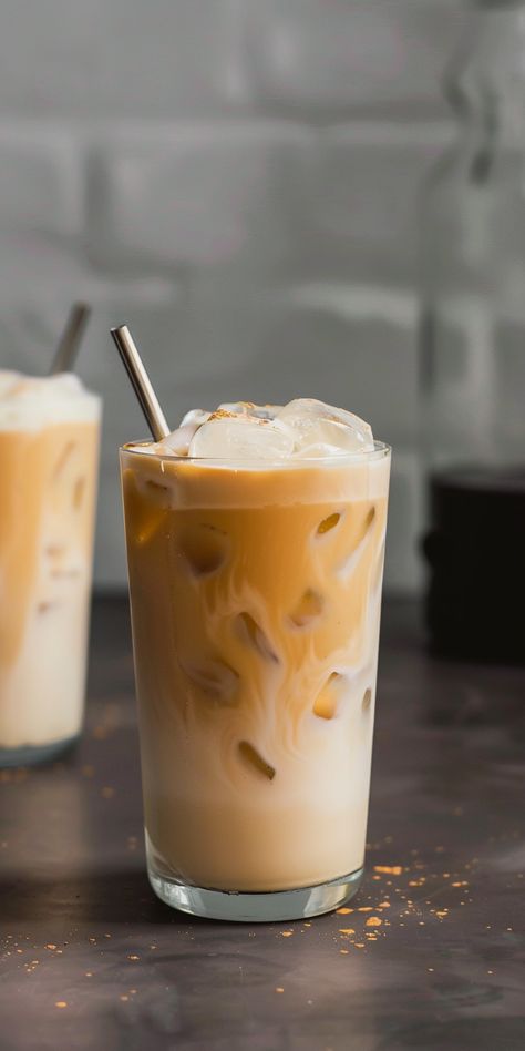 Drinks Coffee Recipes, Ice Coffee With Ice Cream, Italian Iced Coffee, Hot Drinks Photography, Almond Milk Latte Recipe, Iced Latte Aesthetic, Latte Photography, Latte Ideas, Coffee Styling