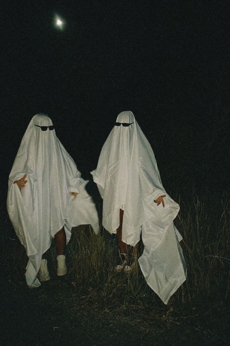 Ghosts | Halloween Photoshoot | Best friend pictures | October | Spooky Ghost Photoshoot Ideas, Ghost Challenge, Ghost Pics, Two Ghosts, Ghost Photoshoot, Friends Photoshoot, Ghosts Halloween, Ghost Photography, Photos For Profile Picture