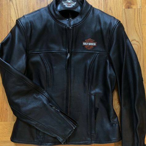 Never Worn Harley Davidson Leather Biker Jacket. Tags Still Attached. 2006 Production. Incredible Condition. Snug Fit. Pit To Pit 18 Inches. Length 22inches. All Zippers Work Perfect. Harley Davidson Clothing, Harley Davidson Jacket, Fashionista Clothes, Black Denim Jacket, Leather Biker Jacket, Dream Clothes, Fashion Killa, Biker Jacket, Dream Wardrobe