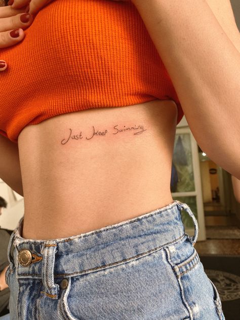 Side Waist Tattoo, Keep Swimming Tattoo, Just Keep Swimming Tattoo, Continue A Nadar, Swimming Tattoo, Waist Tattoos, Just Keep Swimming, Keep Swimming, Aesthetic Tattoo