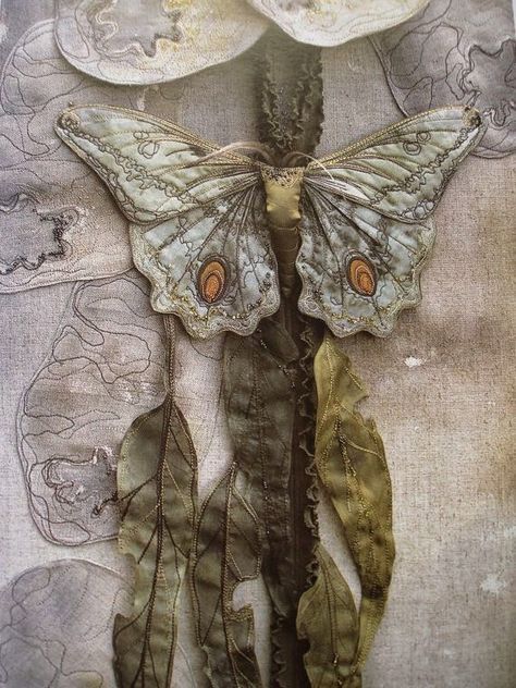 Annemieke Mein, Moth Art, Textile Art Embroidery, Creative Textiles, Textile Sculpture, Fabric Embellishment, Fabric Butterfly, Textiles Techniques, Free Motion Embroidery