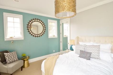 Light Teal Bedroom Ideas, Turquoise And Gold Bedroom, Light Teal Bedroom, Turquoise Bedroom Walls, Turquoise Accent Wall, Turquoise Accent Walls, Teal Accent Walls, Bedroom Turquoise, Gold Bedroom Decor