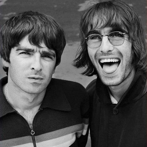 Oasis Black And White, Oasis Brothers, Noel Gallagher Young, Gene Gallagher, Oasis Album, Oasis Band, Liam And Noel, Noel Gallagher, Liam Gallagher