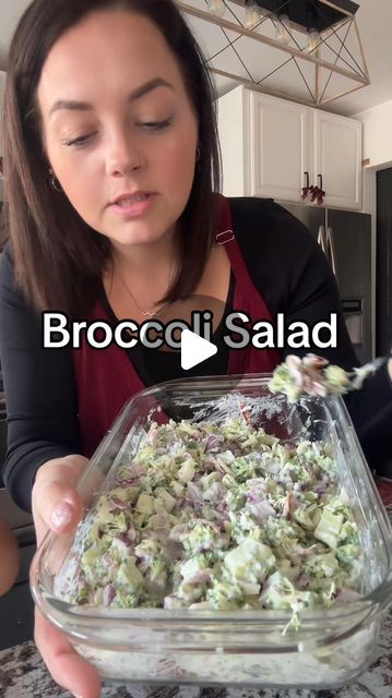 Courtney | VSG Journey on Instagram: "Broccoli Salad !   1.5 heads of brocc 1/2 red onion 6-8 bacon slices 1/4 cup cranberries & sunflower seeds cheese if u want it  Dressing: 3/4 cup greek yogurt plain 1tbsp honey (or stevia)  1 tbsp water 1.5 tbsp apple cider vinegar  st/pepper to taste" Light Smoothie Recipes, Sunflower Seed Cheese, No Carb Lunch, Keto Salad Dressing, Broccoli Salad Recipe, Low Carb Salad, Best Salad Recipes, Party Dishes, Broccoli Salad