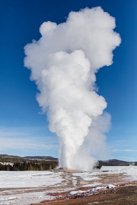 Old Faithful Yellowstone, West Yellowstone Montana, Old Faithful Geyser, Yellowstone Trip, Matka Natura, West Yellowstone, Rv Adventure, 1 November, Yellowstone Park