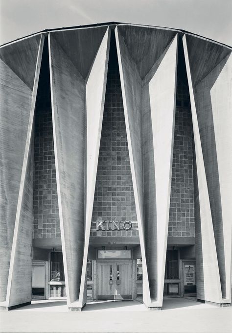 Kongsberg Norway, Architecture Origami, Folding Architecture, House Projects Architecture, Architecture Cool, Origami Architecture, Brutalism Architecture, Geometric Architecture, Brutalist Architecture