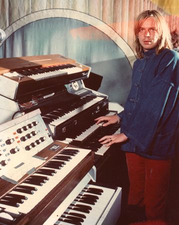 Rick Wakeman Keyboard Lessons, Rick Wakeman, Blues Piano, Recording Studio Design, Music Pics, Rock Groups, I'm With The Band, Progressive Rock, Rock Legends