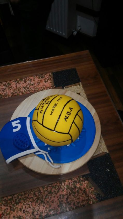 Waterpolo Cake, Ball Birthday Cake, Ball Birthday, 19th Birthday, Water Polo, Anniversary Cake, Baking Ideas, Themed Cakes, Birthday Theme