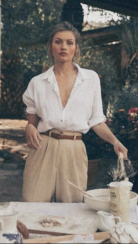 Italian Aesthetic Outfit, Old Italian Aesthetic, Old Money Women, Italian Women Style, Rich Outfits, Italian Summer Outfits, Money Clothes, Rich Fashion, The Kardashians