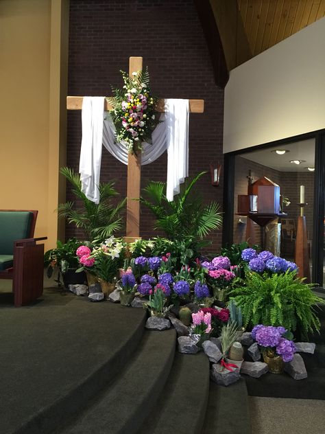 Easter morning Easter Altar Flower Arrangements, Easter Altar Decorations Ideas, Easter Sunday Church Decoration Ideas, Church Decor For Easter, Spring Church Decor, Alter Decorations Church Altars, Easter Sunday Church Decorations, Easter Flower Arrangements For Church, Easter Church Decor