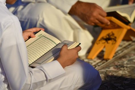 People reading the holy quran | Premium Photo #Freepik #photo #background #people #book #islamic Quran Memorization, Reading Al Quran, Reading Quran, Quran Learning, Quran Reading, People Reading, Online Academy, Sacred Scripture, Online Quran