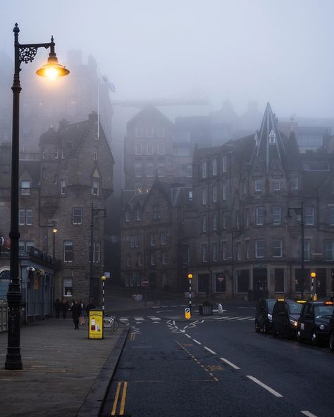 Scotland Aesthetic, Edinburgh University, Academia Aesthetics, Edinburgh Scotland, New Town, City Aesthetic, Pretty Places, Pretty Pictures, Old Town