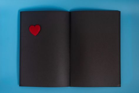 A blank page of black paper notebook lyi... | Premium Photo #Freepik #photo #background #wedding #mockup #heart Blank Page Backgrounds, Notebook Page Aesthetic, Blank Notebook Page, Photo Background Wedding, Background Open, Open Notebook, Design Sites, Ram Image, Leaf Photography