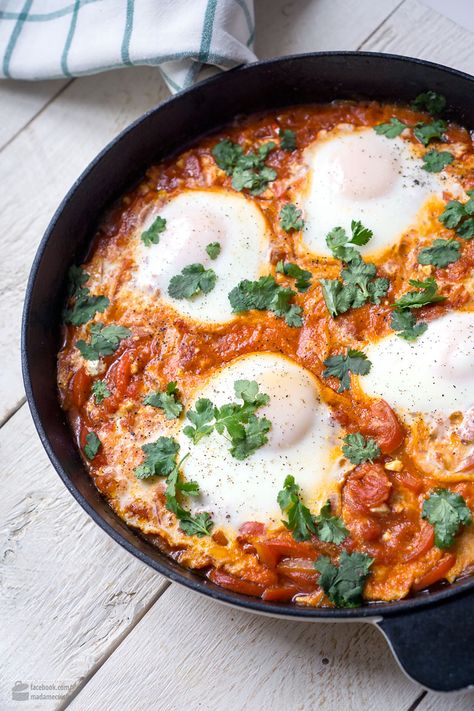 Shakshuka Recipe With Meat, Saksuka Recipe, Healthy Food Vegetarian, Juice Recipes, Tomatoes, Healthy Meals, Shakshuka Recipes, Goulash, Cuisine Recipes