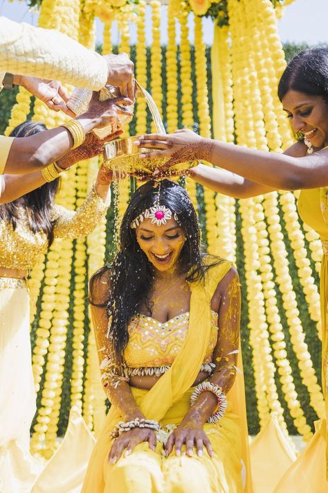 Haldi Group Photos, Haldi Ceremony With Friends, Haldi Bride Friends Poses, Haldi Group Photos Bride, Karishma Tanna Haldi, Maiyan Board, Haldi Dresses, Haldi Dress, Haldi Outfit