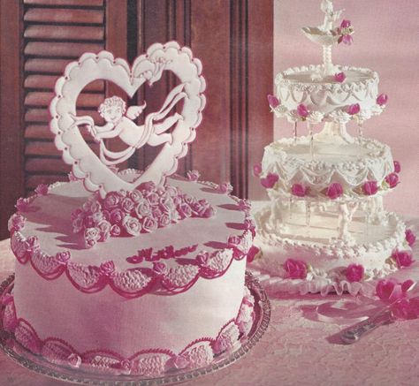 Vintage Wilton Valentines Cake Heart Cake Design, Vintage Heart Cake, Wilton Cakes, Valentine Cake, Heart Cake, Retro Recipes, Vintage Cake, Vintage Heart, Vintage Valentines