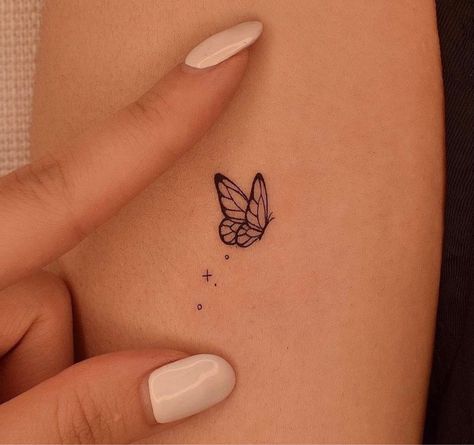 Tato Henna, Butterfly Tattoos For Women, Petite Tattoos, Small Hand Tattoos, Cute Tattoos For Women, Discreet Tattoos, Dainty Tattoos, Subtle Tattoos, Elegant Tattoos