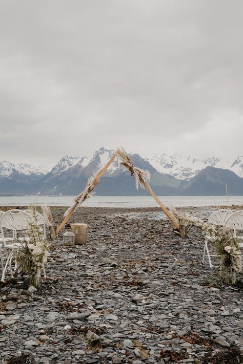 Alaska Beach, Alaskan Wedding, Alter Ideas, Beach Wedding Arch, Alaska Winter, Alaska Photography, Hunting Wedding, Seward Alaska, Alaska Wedding