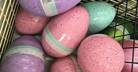 Easter Front Porch Decorations, Easter Front Porch Decor, Easter Front Porch, Front Porch Decorations, Porch Decorations, Front Porch Decor, Easter Ideas, Egg Decorating, Porch Decor