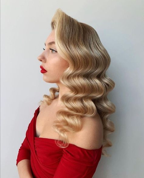 Vintage Waves Hair Long, 1920 Hairstyles For Long Hair, Hollywood Wedding Hair, Vintage Waves Hair, 1920 Hairstyles, Look Gatsby, Bridal Waves, Traditional Glam, Old Hollywood Hair