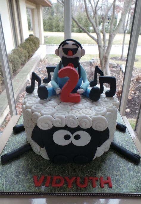 Sheep cake Nursery rhyme cake  Baa baa black sheep cake Baa Baa Black Sheep Cake, Sheep Cake, Baa Baa Black Sheep, Nursery Rhyme, Black Sheep, Nursery Rhymes, 2nd Birthday, Birthday Ideas, Baby Car Seats