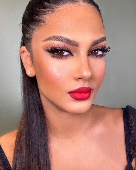 Red Lipstick Makeup Looks, Face Beat Makeup, Red Lipstick Makeup, Red Dress Makeup, Chic Makeup, Eye Makeup Pictures, Make Up Inspo, Baddie Makeup, Red Lip