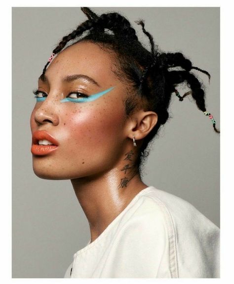 Industrial Makeup, Futuristic Makeup, Fashion Editorial Makeup, Graphic Eyes, Avant Garde Makeup, Cool Makeup Looks, Pelo Afro, Beauty Shoot, Festival Makeup