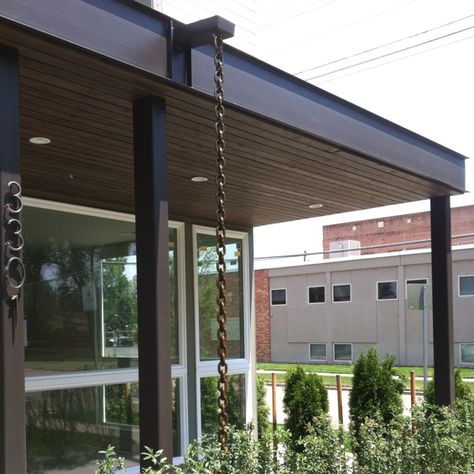 Chain weather gutter Rainchain Ideas, Modern Rain Chains, Gutter Chains, Water Spout, Rain Gutters, Rain Chain, Patio Roof, Glass Roof, Modern Patio