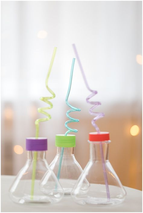 Science Party Ideas Decorations, Science Party Centerpieces, Science Themed Birthday Party Food Ideas, Chemistry Graduation Party, Girl Science Birthday Party, Stem Birthday Party Ideas, Science Birthday Party Favors, Science Birthday Party Decorations, Science Party Ideas