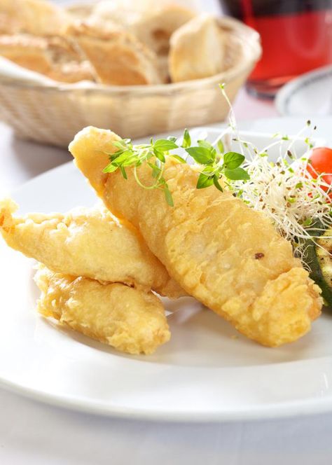 A recipe for tempura fish with a garlic aioli. This version uses halibut, but tempura works well with any firm fish. Tempura Fish, Garlic Aioli Recipe, Tempura Recipe, Halibut Recipes, Cod Recipe, Tempura Batter, Aioli Recipe, Shrimp Tempura, Batter Recipe