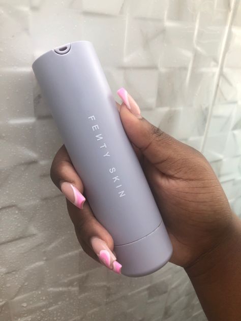 Sunscreen Fenty beauty Fenty Beauty Sunscreen, Tinted Sunscreen, Makeup List, Sun Care, Fenty Beauty, Aesthetic Makeup, Retro Outfits, Makeup Products, Natural Makeup