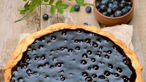 Face Pie, Blueberry Crumb Pie, Rose Recipe, Blueberry Pie Recipe, Fresh Blueberry Pie, Homemade Pies, Blueberry Season, Blueberry Syrup, Blueberry Juice