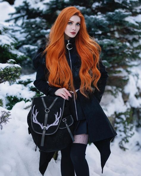 Redhead Goth, Black Antlers, Dark Beauty Fashion, Cute Goth, Goth Girl, Metal Girl, Gothic Beauty, Dark Fashion